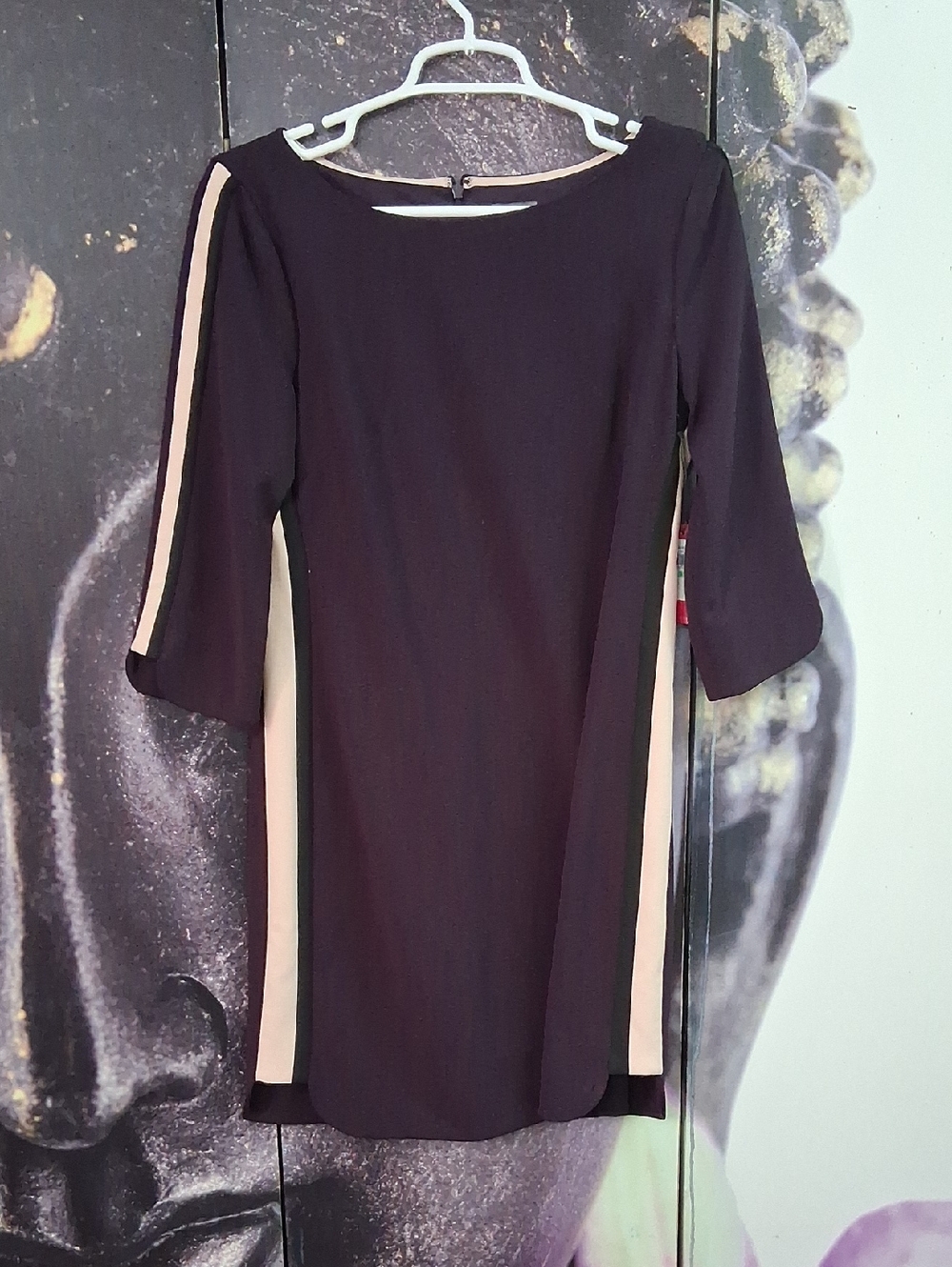 Vince Camuto Eggplant Color Long Sleeve Dress with Cream Piping. Size 8